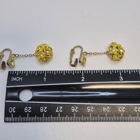 Vintage Yellow Enameled Floral Dangle Drop Clip-on Earrings with Rhinestones - Picture 5 of 9